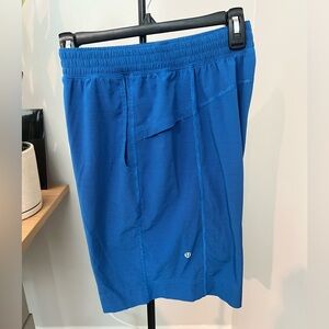 Lululemon 11 inch Core Shorts size Medium